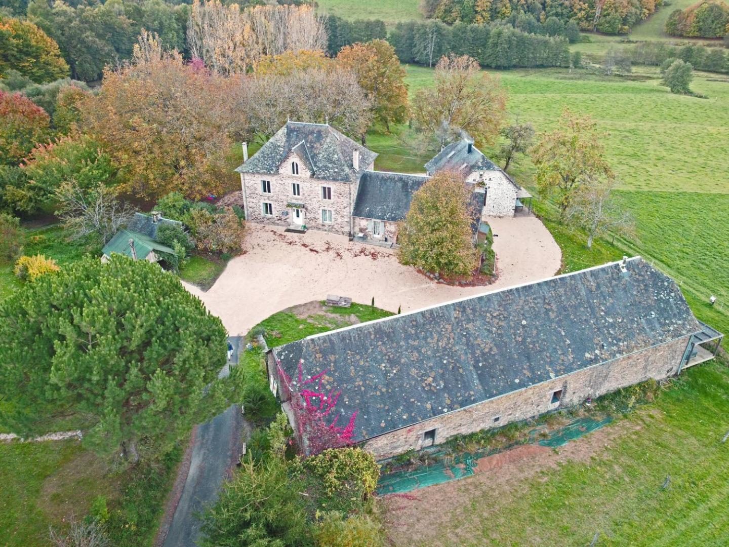 Domaine De La Clauzade Bed and Breakfast Saint-Germain-les-Vergnes Εξωτερικό φωτογραφία